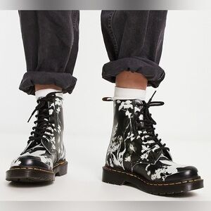 Dr. Martens 1460 Pascal Printed Leather Women's Ankle Boots Sz 6